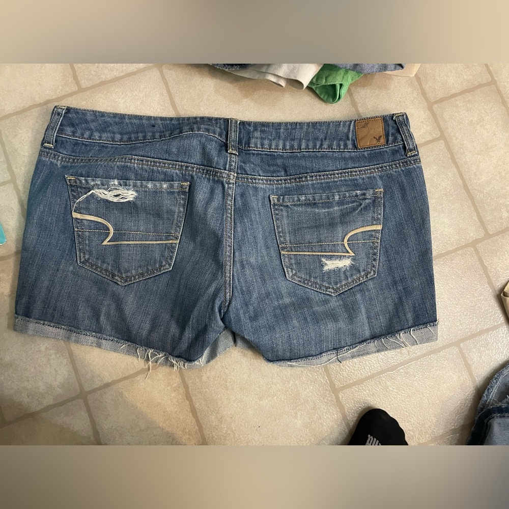 AE Denim Blue Women's Shorts sz 12 - Picture 3 of 3
